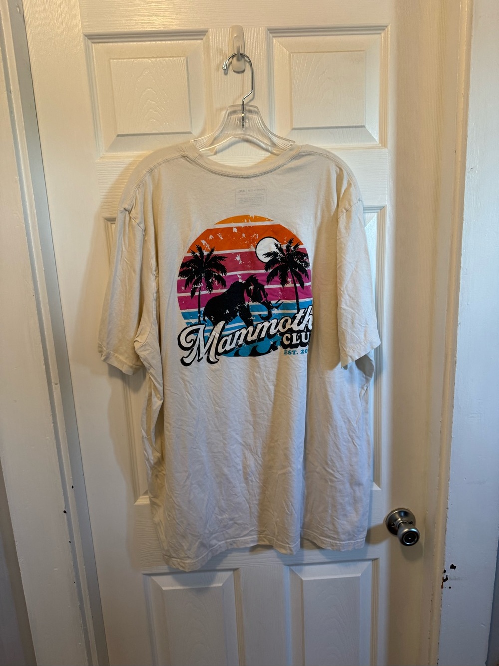 NWOT YouTube Mammoth Club Surf Shop T-Shirt